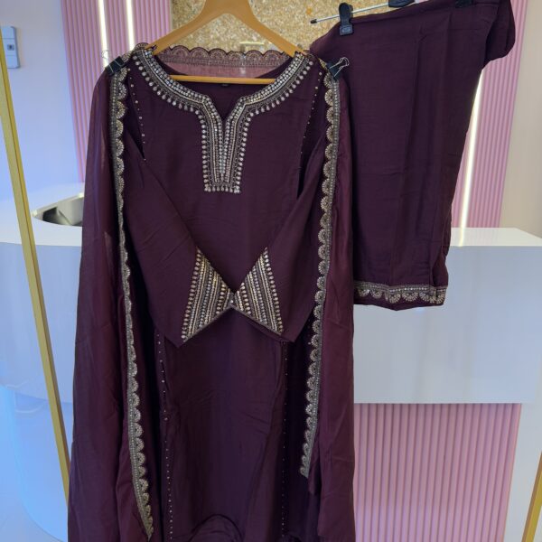 Embroidery Churidar Set with Chinnon Duppata - EMIN0011