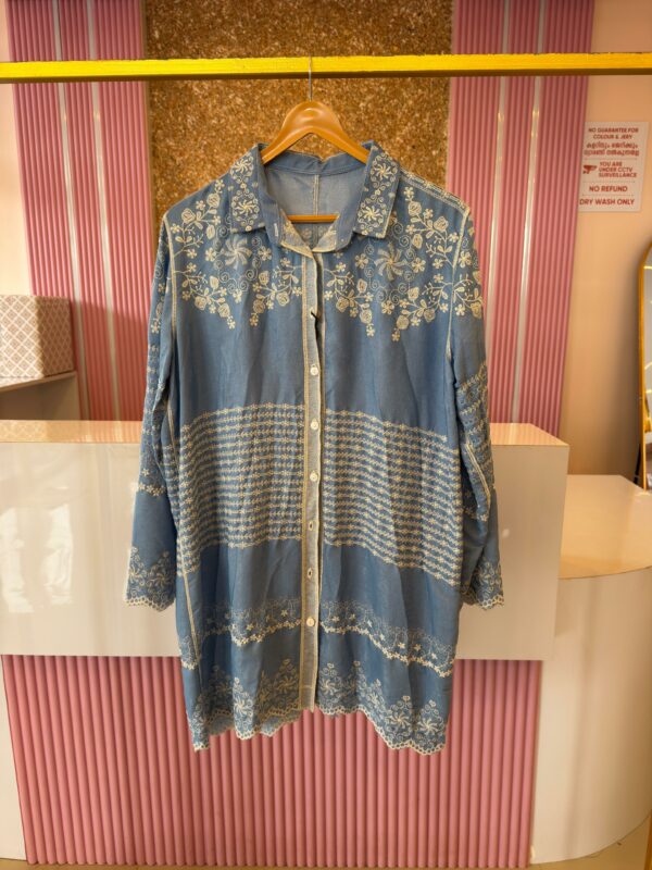 Floral embroidery top for women